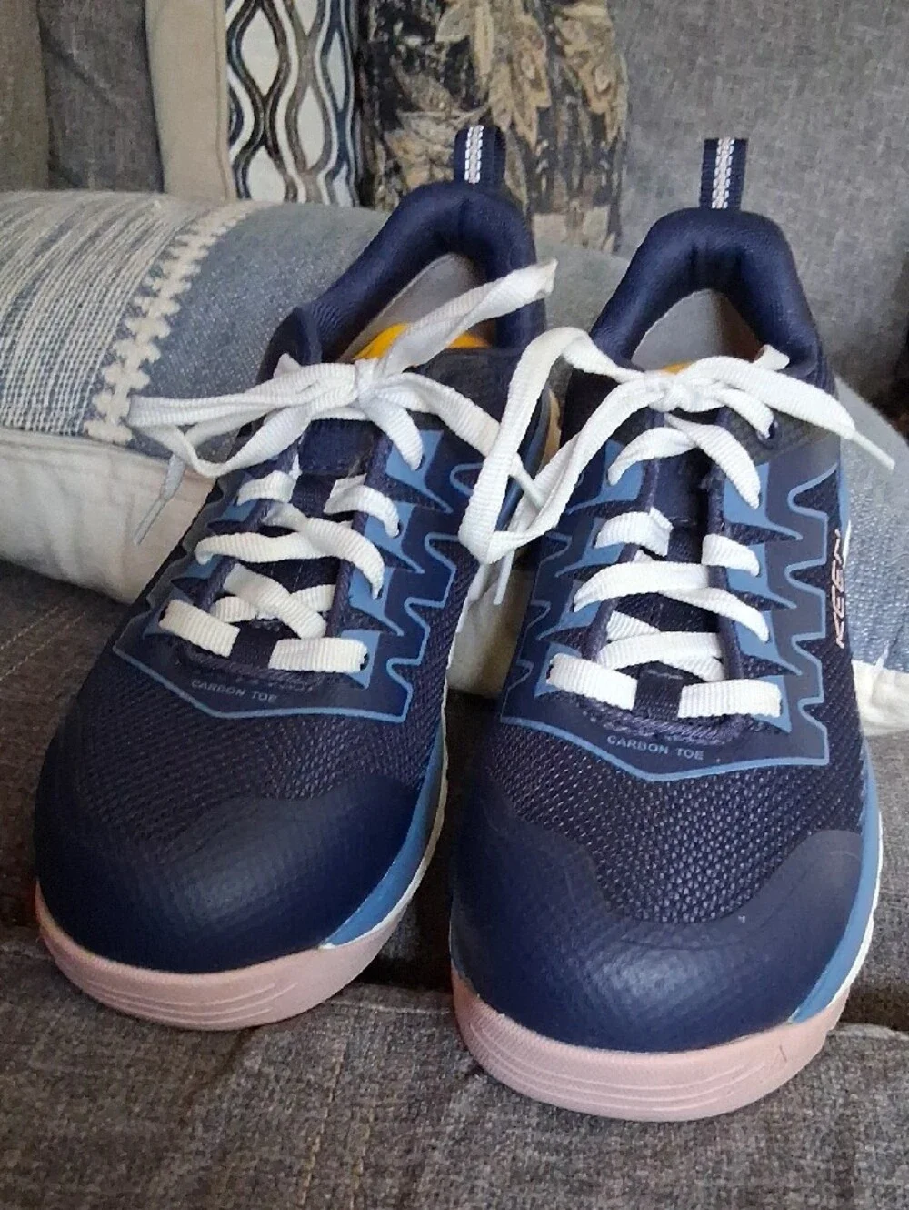 EUC Size 7M Keen Blue Utility Shoes